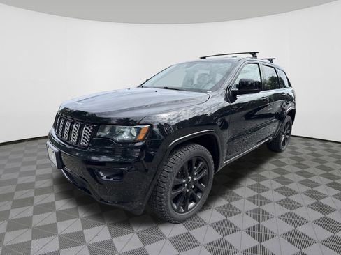 Used 2018 Jeep Grand Cherokee Altitude AWD/4WD image 2
