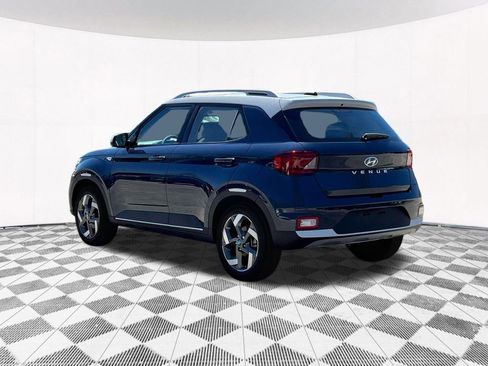 New 2025 Hyundai Venue Limited image 8