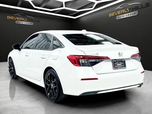 Used 2023 Honda Civic Sport image 3