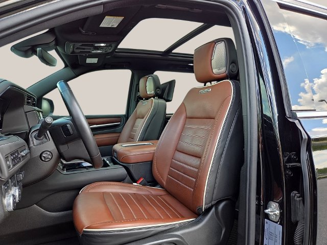 Used 2023 GMC Yukon XL Denali Ultimate AWD/4WD image 14