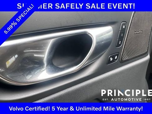 Used 2023 Volvo XC60 B5 Ultimate w/ Protection Package Premier FWD image 24