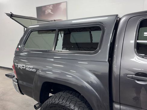 Used 2015 Toyota Tacoma 4x4 Double Cab w/ TRD Off-Road Package image 22