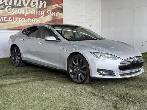 Used 2012 Tesla Model S Signature Performance image 7