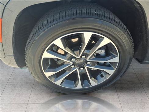 Used 2022 Jeep Grand Cherokee Overland AWD/4WD image 13