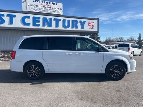 Used 2014 Dodge Grand Caravan SXT image 21