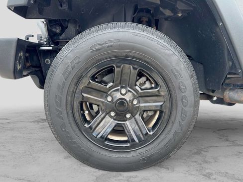 Used 2016 Jeep Wrangler Sport AWD/4WD image 13