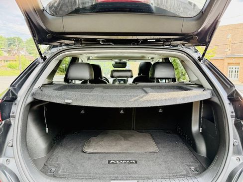 Used 2021 Hyundai Kona Limited w/ Cargo Package FWD image 17