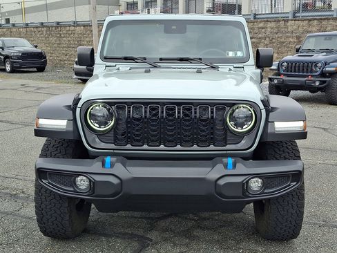 Used 2024 Jeep Wrangler Unlimited AWD/4WD image 2