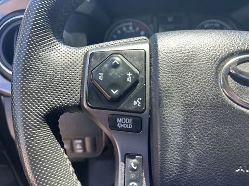 Used 2022 Toyota Tacoma TRD Sport AWD/4WD image 14
