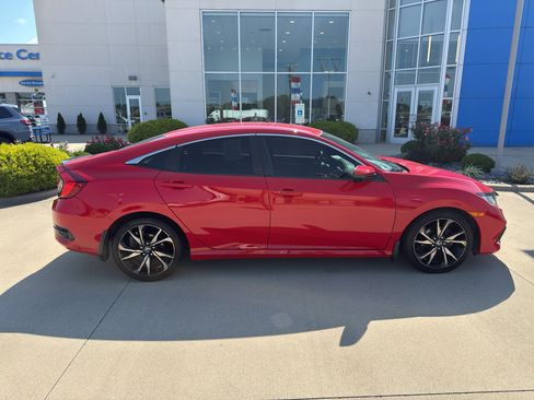 Used 2019 Honda Civic Sport image 4