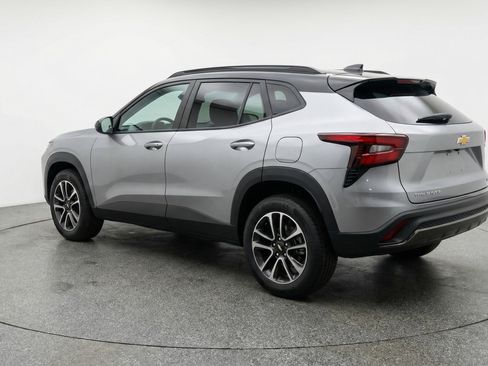 Used 2025 Chevrolet TrailBlazer LT w/ Driver Confidence Package image 6