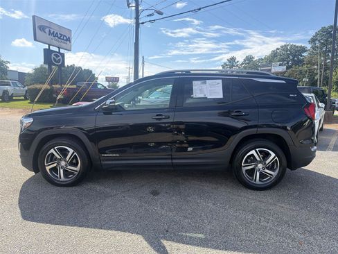 Used 2021 GMC Terrain SLT w/ Infotainment Package II FWD image 4