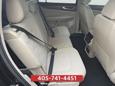 Used 2024 Volkswagen Atlas SE FWD image 34