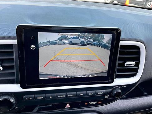 Used 2022 Hyundai Venue Limited w/ Cargo Package FWD image 10