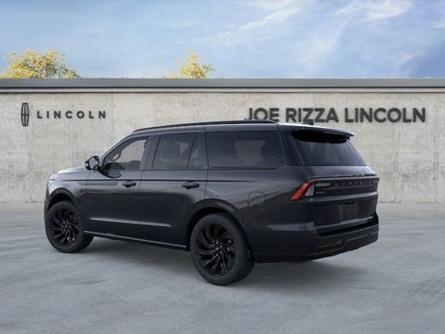 New 2025 Lincoln Navigator Reserve w/ Jet Appearance Package AWD/4WD image 4