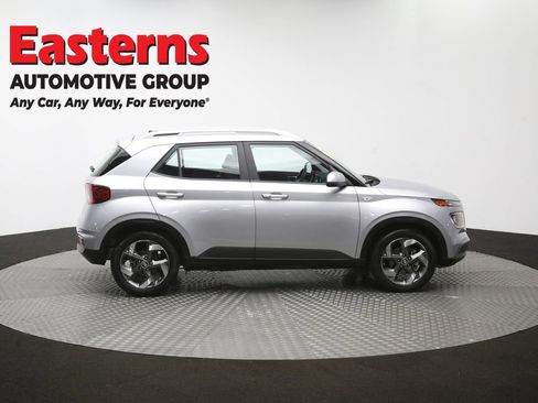 Used 2025 Hyundai Venue SEL FWD image 45