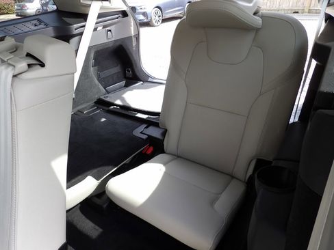 Certified 2024 Volvo XC90 B6 Plus w/ Protection Package Premier image 27