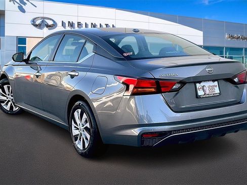 Used 2025 Nissan Altima 2.5 S image 12