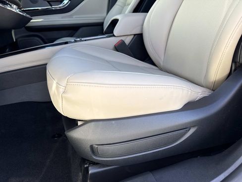 New 2026 Lincoln Corsair Premiere image 19