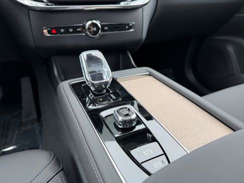 New 2026 Volvo XC90 B6 Plus image 14