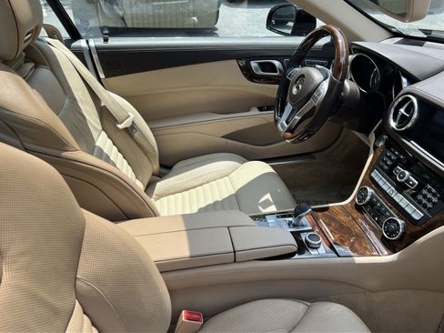 Used 2013 Mercedes-Benz SL 550 image 16