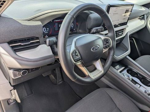 Used 2025 Ford Explorer Active RWD image 10