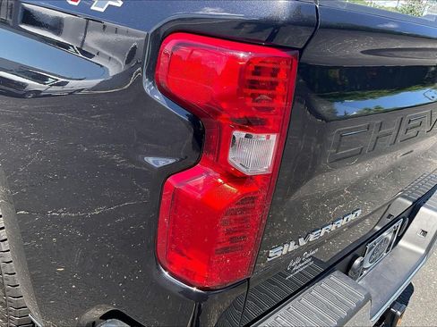 Used 2023 Chevrolet Silverado 1500 LT AWD/4WD image 28