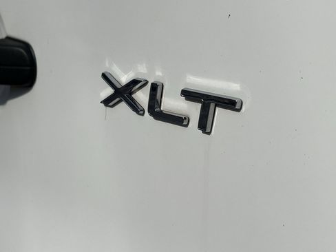 Used 2023 Ford Transit 350 XLT image 29