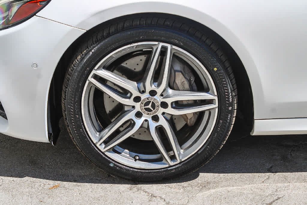 Used 2018 Mercedes-Benz E 300 image 9