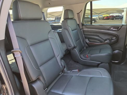 Used 2019 GMC Yukon SLT w/ Graphite Performance Edition RWD image 17