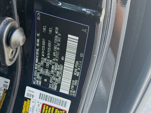 Used 2024 Toyota Sienna XLE FWD image 36