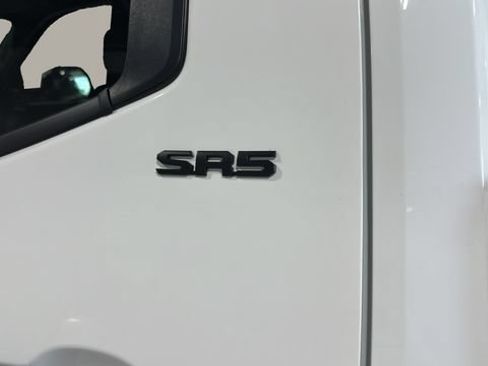 Used 2022 Toyota Tundra SR5 AWD/4WD image 41