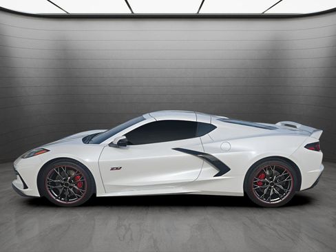 Used 2023 Chevrolet Corvette Stingray Premium Cpe w/ Z51 Performance Package image 2
