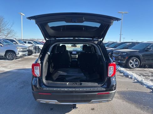 Used 2022 Ford Explorer XLT w/ Equipment Group 202A image 12