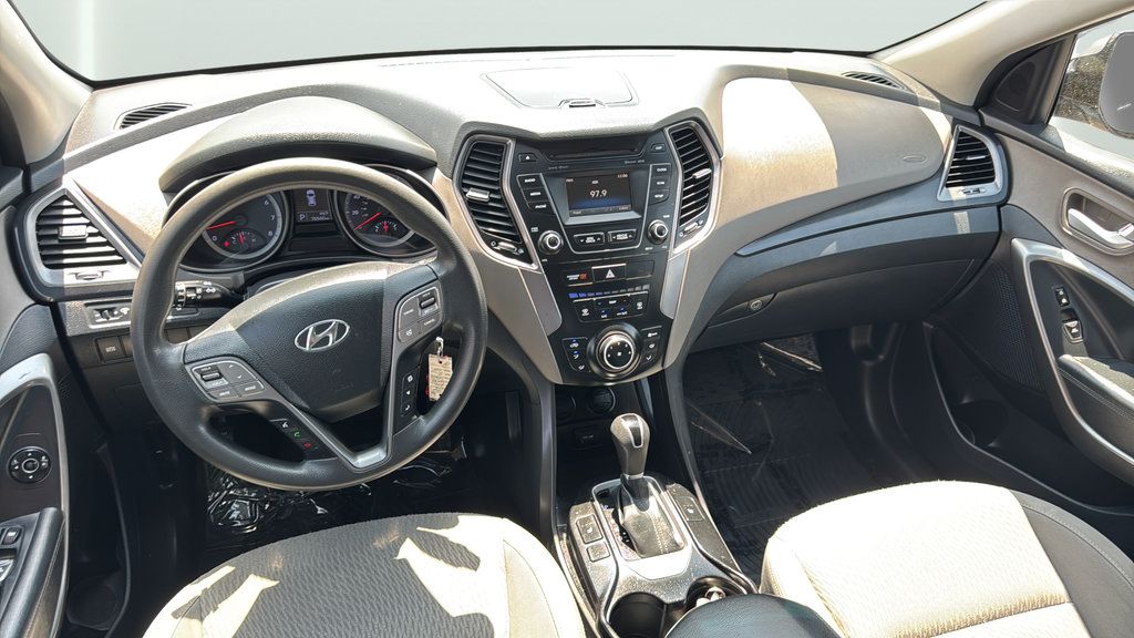 Used 2016 Hyundai Santa Fe SE AWD/4WD image 14
