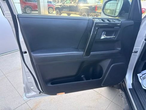 Used 2021 Toyota 4Runner Venture w/ Moonroof Package AWD/4WD image 13