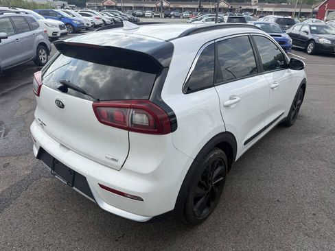 Used 2019 Kia Niro S Touring FWD image 7