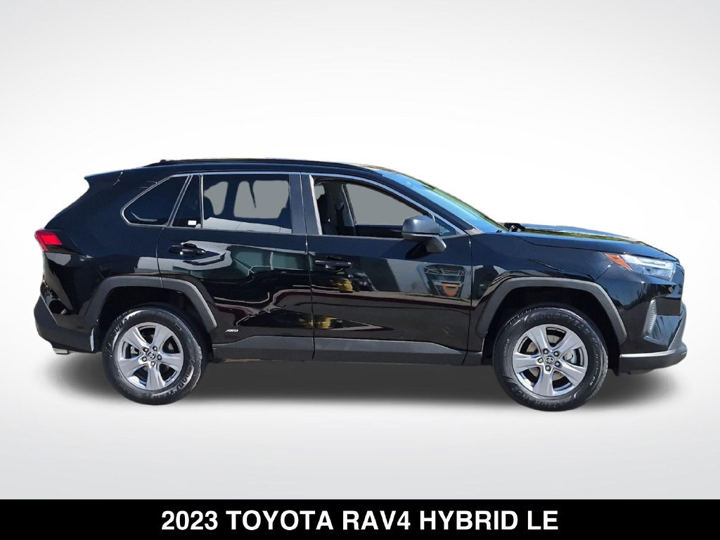 Used 2023 Toyota RAV4 LE AWD/4WD image 6