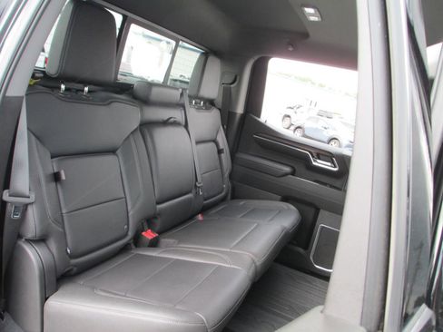 Used 2022 GMC Sierra 1500 SLT w/ SLT Premium Plus Package AWD/4WD image 22