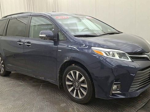 Used 2019 Toyota Sienna Limited image 5