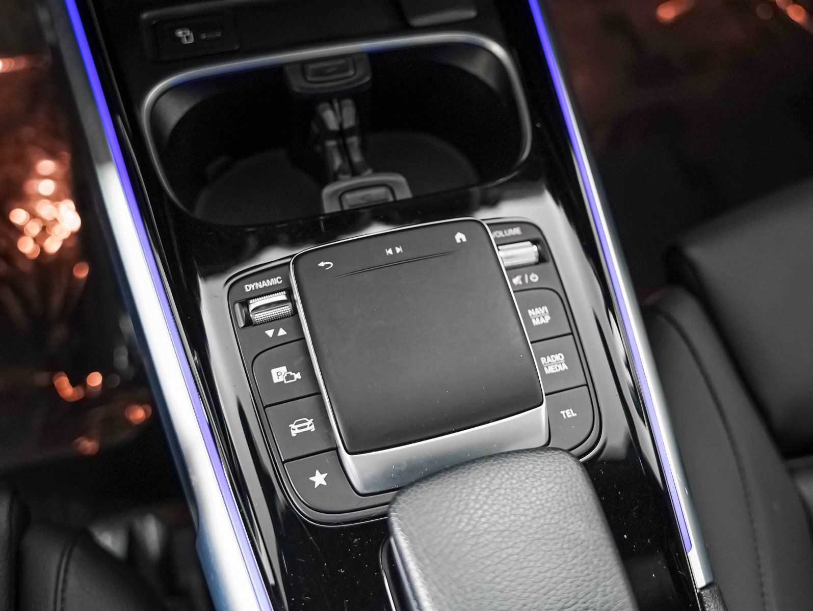 Certified 2023 Mercedes-Benz EQB 300 4MATIC w/ Exclusive Package image 19