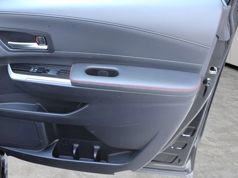 Used 2025 Toyota Sienna XSE image 23