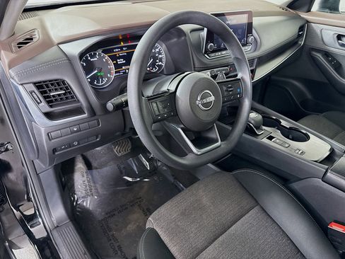 Used 2023 Nissan Rogue SV image 23