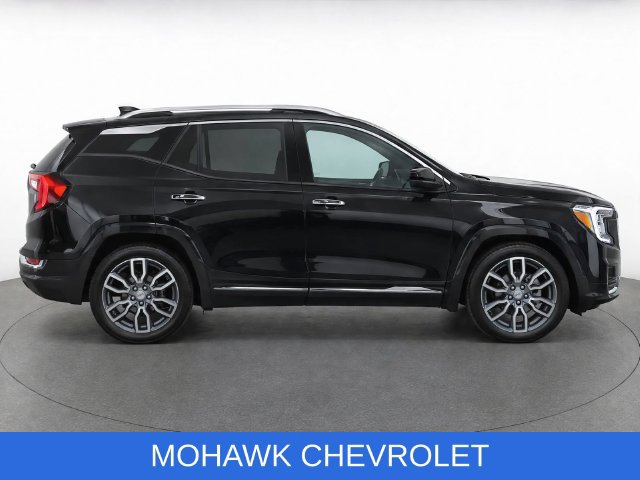 Used 2022 GMC Terrain Denali w/ Denali Premium Package AWD/4WD image 8