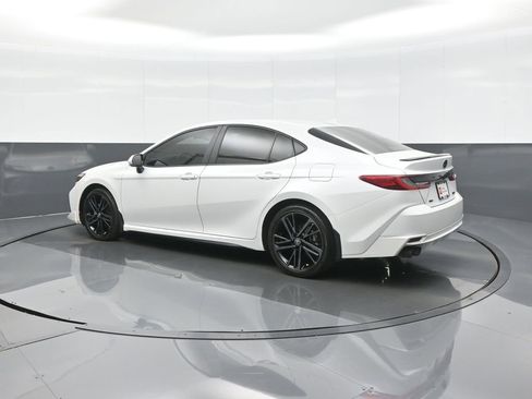 Used 2025 Toyota Camry XSE image 7