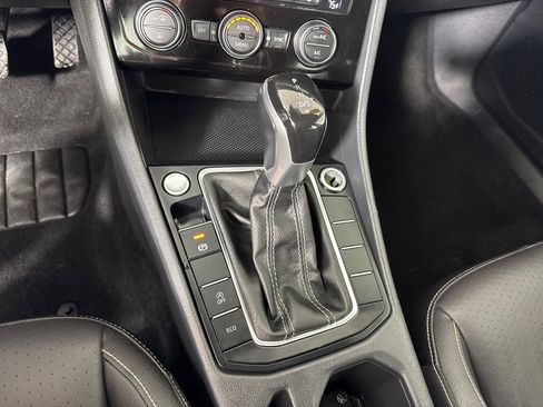 Used 2024 Volkswagen Jetta SE image 21