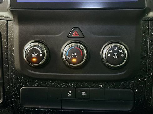 Used 2016 RAM 1500 Tradesman w/ Popular Equipment Group AWD/4WD image 17