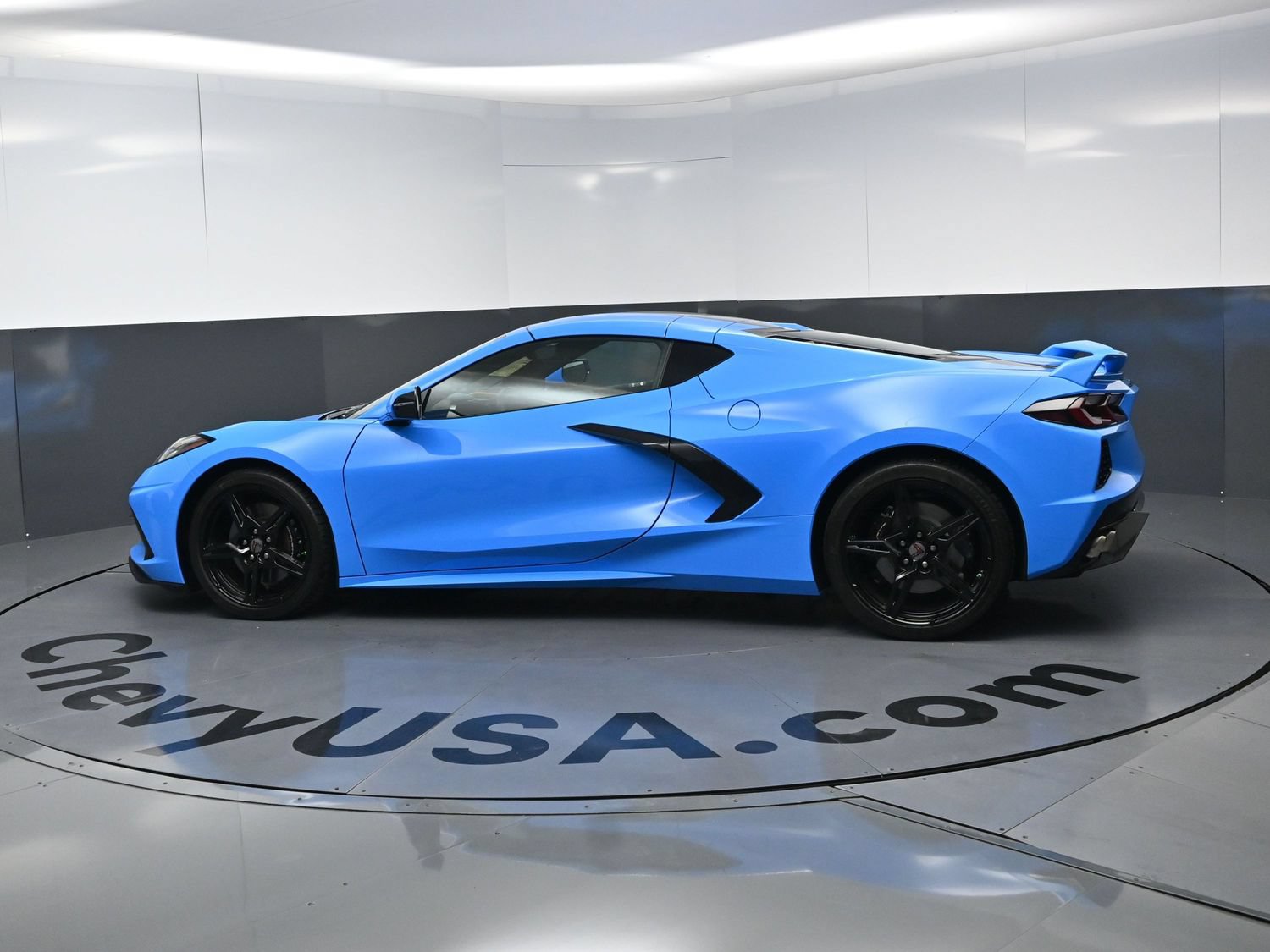 Used 2024 Chevrolet Corvette Stingray Preferred Cpe w/ Z51 Performance Package RWD image 6