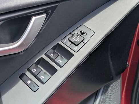 Used 2025 Kia Niro LX FWD image 13