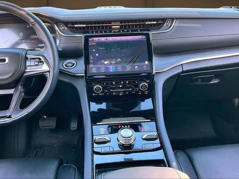 Used 2023 Jeep Grand Cherokee Overland w/ Advanced Protech Group III image 6